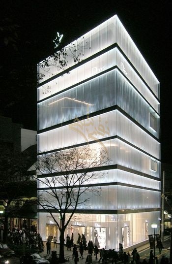 نمونه ای از استفاده از شیشه در طراحی نمای ساختمان