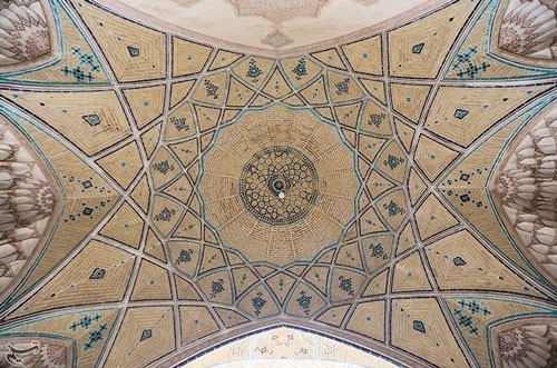 نمونه ای از رسمی بندی در طراحی نمای مسجد و مصلی